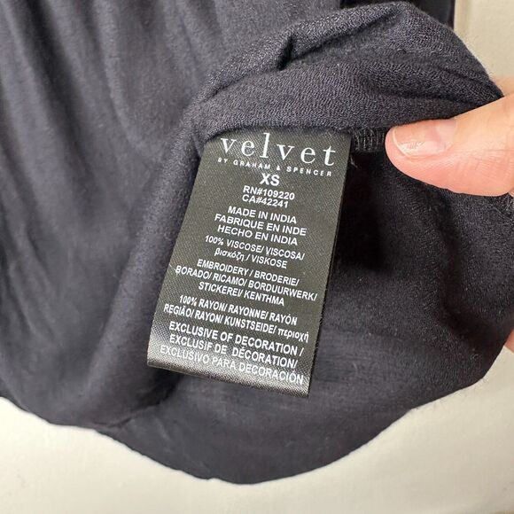 Velvet By Graham & Spencer Eva Black Peasant Top Pastel Embroidered Neck XS - Picture 10 of 16